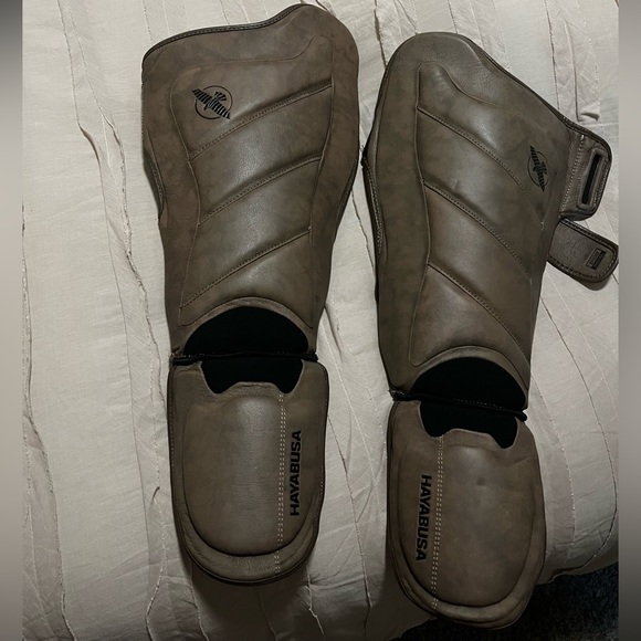 Hayabusa T3 LX Striking Shinguards - Never Used - sat in the closet. Large - Picture 1 of 3
